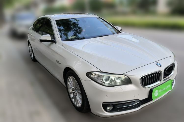 Used BMW 5 Series 2017 525Li Luxury Design Package Front Right 45 Deg