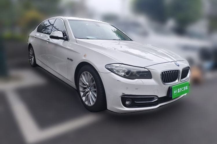 Used BMW 5 Series 2017 525Li Luxury Design Package Front Right 45 Deg
