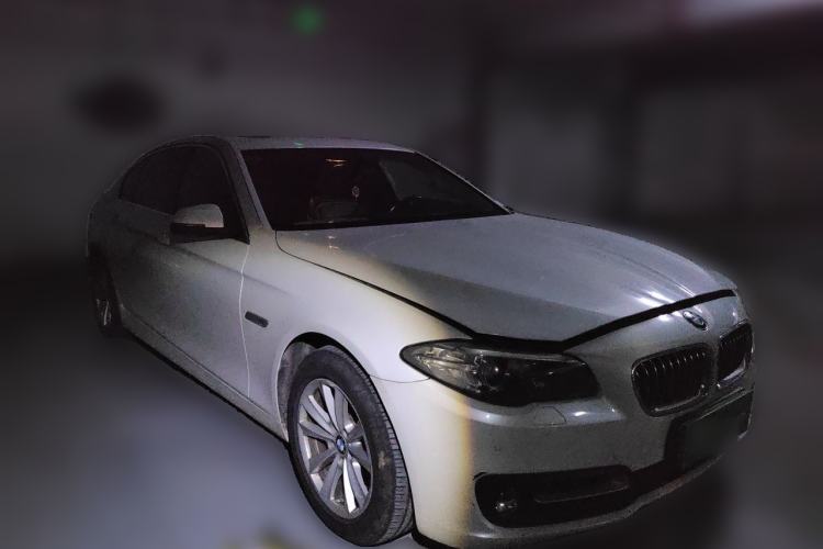 Used BMW 5 Series 2017 520Li Elegant Edition Front Right 45 Deg
