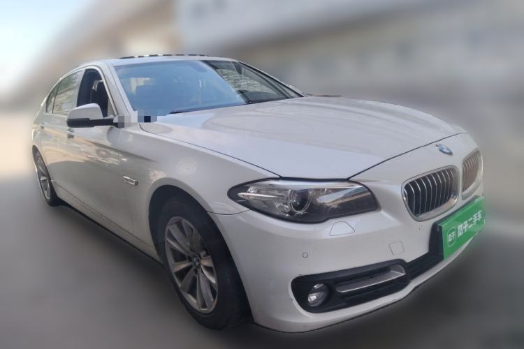 Used BMW 5 Series 2017 520Li Elegant Edition Front Right 45 Deg
