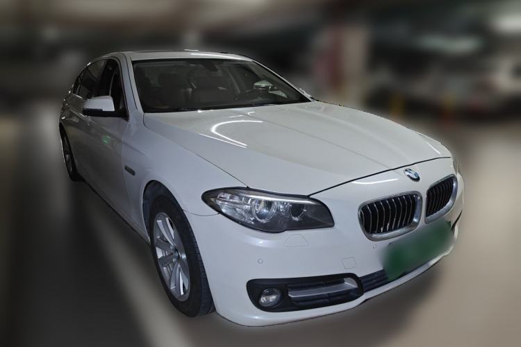 Used BMW 5 Series 2017 520Li Elegant Edition Front Right 45 Deg