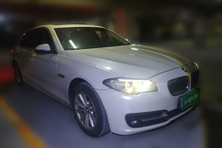 Used BMW 5 Series 2017 520Li Elegant Edition Front Right 45 Deg