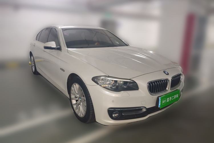 Used BMW 5 Series 2017 525Li Luxury Design Package Front Right 45 Deg