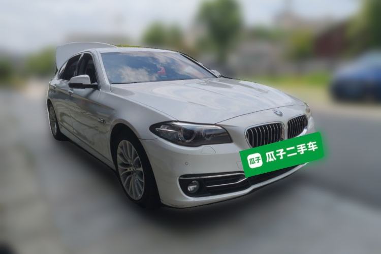 Used BMW 5 Series 2017 525Li Luxury Design Package Front Right 45 Deg