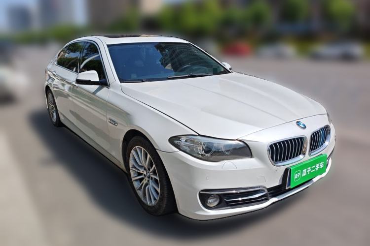 Used BMW 5 Series 2017 525Li Luxury Design Package Front Right 45 Deg