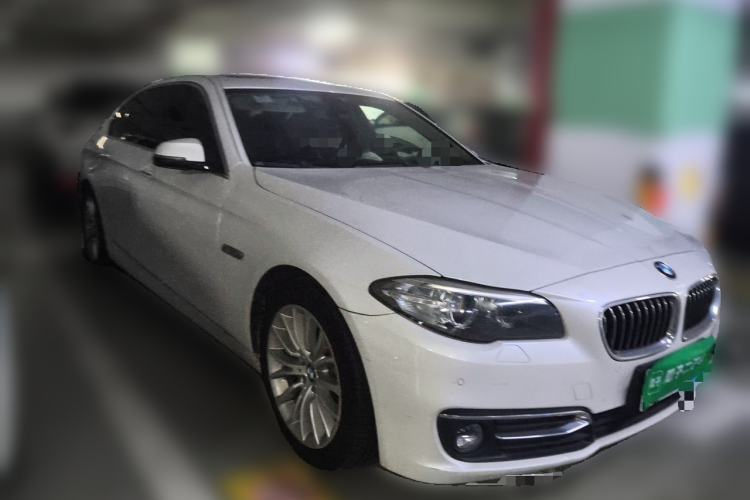 Used BMW 5 Series 2017 525Li Luxury Design Package Front Right 45 Deg