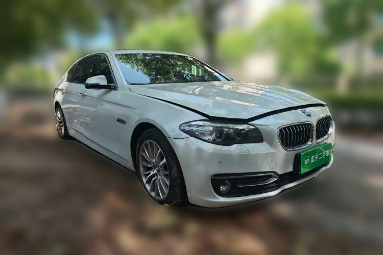 Used BMW 5 Series 2017 525Li Luxury Design Package Front Right 45 Deg