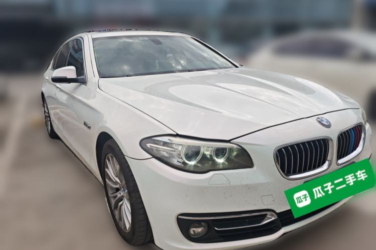 Used BMW 5 Series 2017 525Li Luxury Design Package Front Right 45 Deg