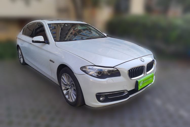 Used BMW 5 Series 2017 525Li Luxury Design Package Front Right 45 Deg
