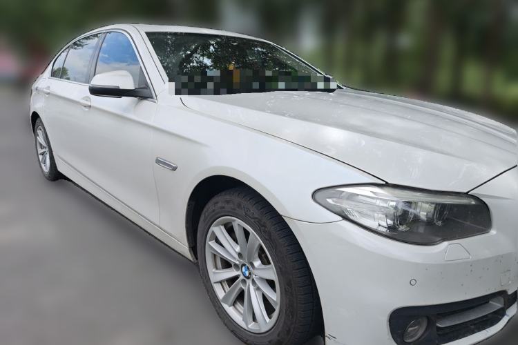 Used BMW 5 Series 2017 520Li Elegant Edition Front Right 45 Deg