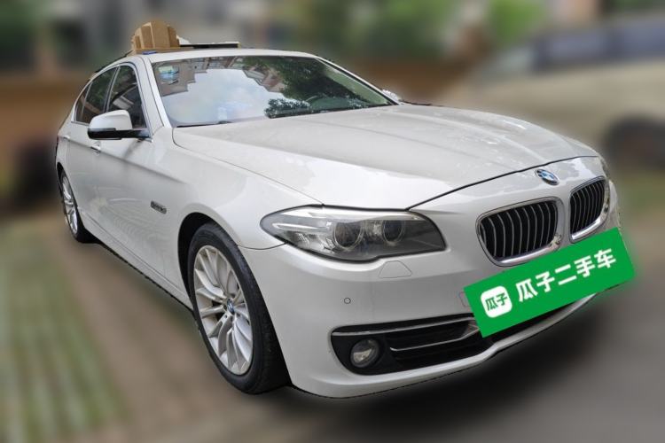 Used BMW 5 Series 2017 525Li Luxury Design Package Front Right 45 Deg