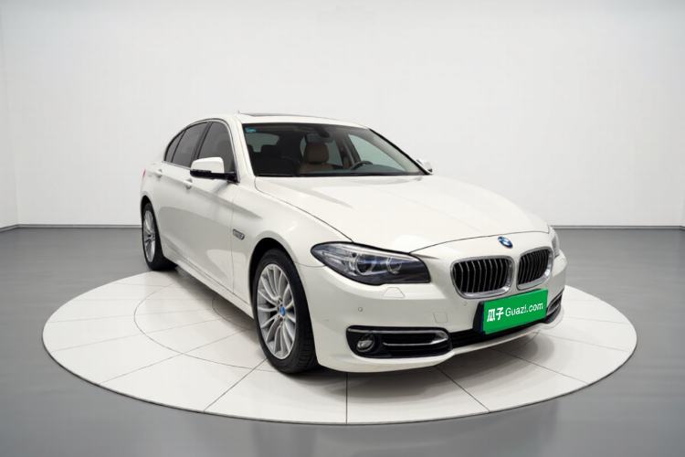 Used BMW 5 Series 2017 525Li Luxury Design Package Front Right 45 Deg