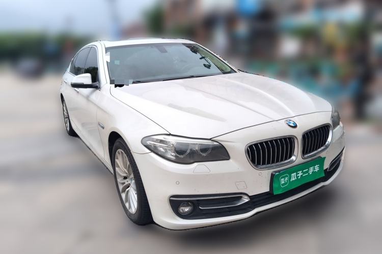 Used BMW 5 Series 2017 525Li Luxury Design Package Front Right 45 Deg