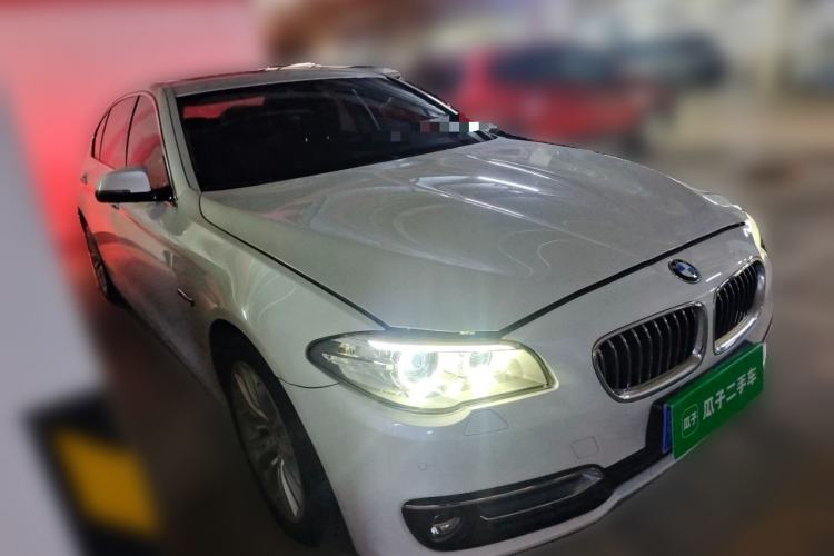 Used BMW 5 Series 2017 525Li Luxury Design Package Front Right 45 Deg