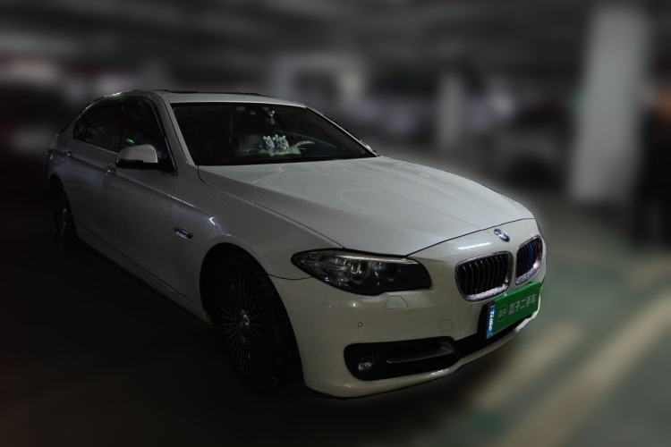 Used BMW 5 Series 2017 525Li Leading Model Front Right 45 Deg