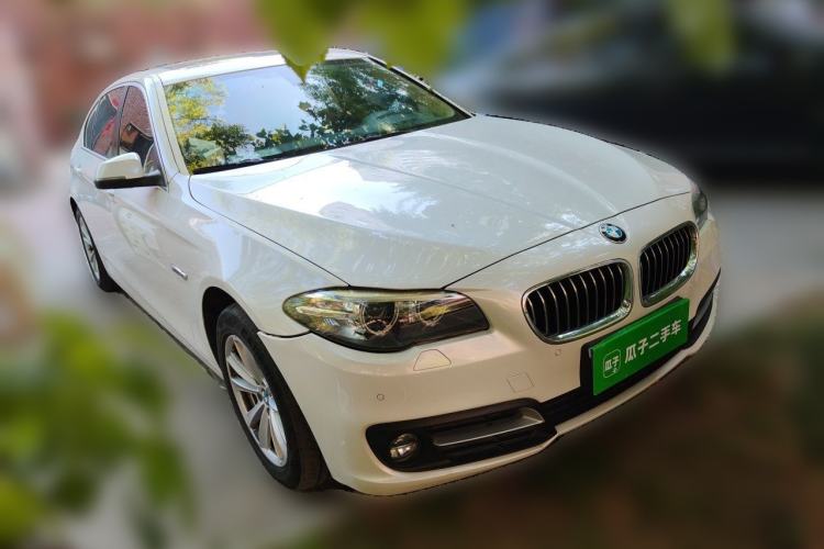 Used BMW 5 Series 2017 520Li Elegant Edition Front Right 45 Deg