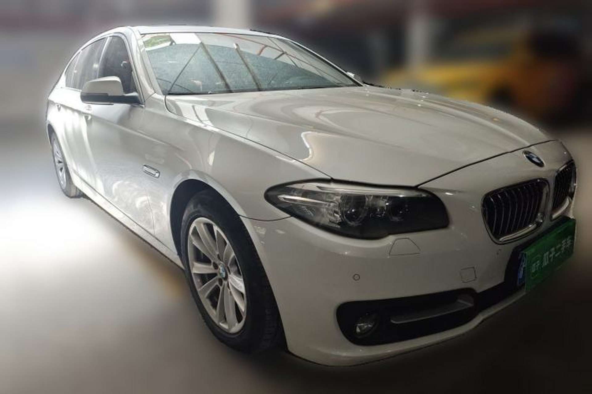 Used BMW 5 Series 2017 520Li Elegant Edition Front Right 45 Deg