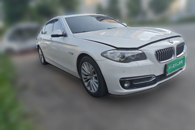 Used BMW 5 Series 2017 525Li Luxury Design Package Front Right 45 Deg