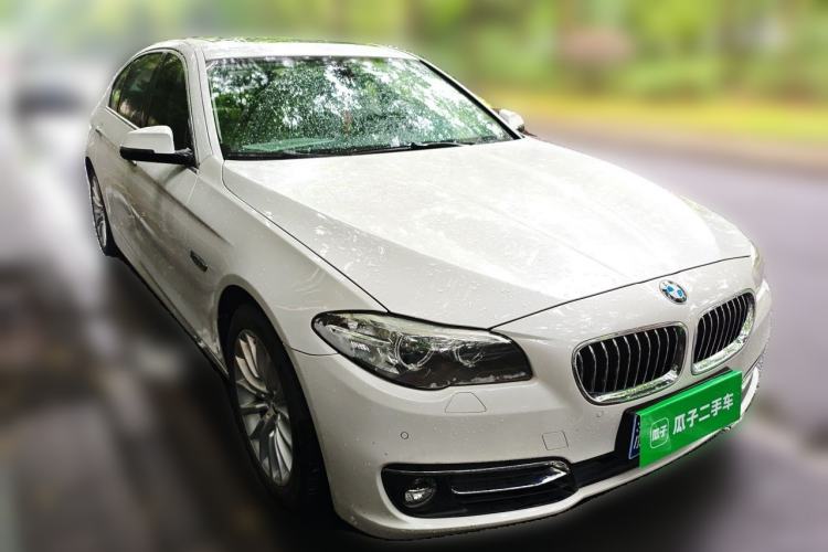 Used BMW 5 Series 2017 525Li Luxury Design Package Front Right 45 Deg