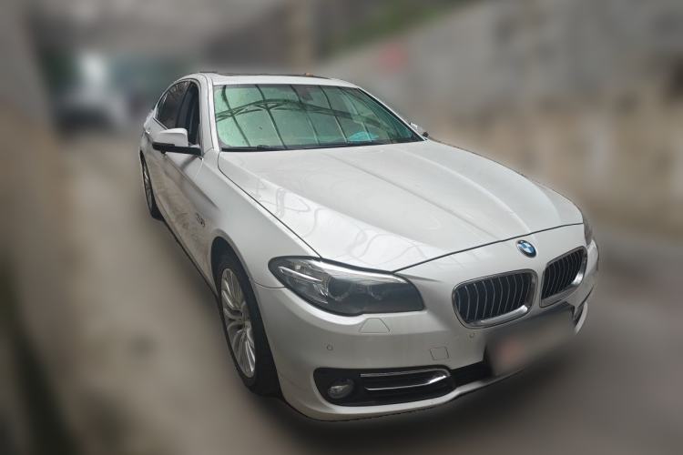 Used BMW 5 Series 2017 525Li Luxury Design Package Front Right 45 Deg
