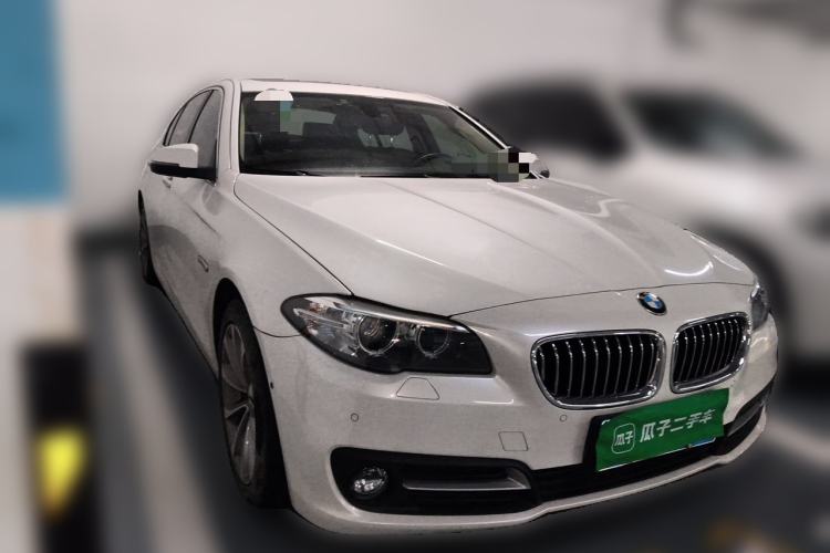 Used BMW 5 Series 2017 528Li Leading Model Front Right 45 Deg