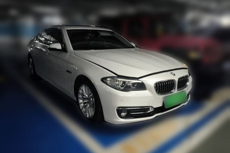 Used BMW 5 Series 2017 525Li Luxury Design Package Front Right 45 Deg