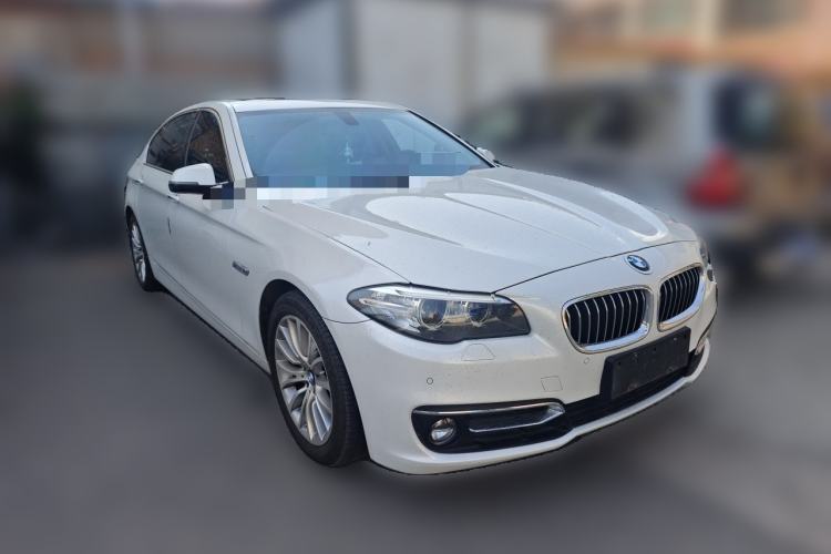 Used BMW 5 Series 2017 525Li Luxury Design Package Front Right 45 Deg