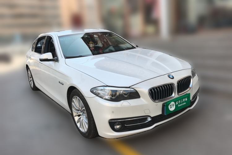 Used BMW 5 Series 2017 525Li Luxury Design Package Front Right 45 Deg