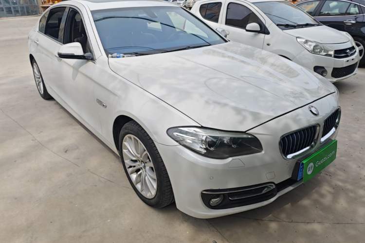 Used BMW 5 Series 2017 525Li Luxury Design Package Front Right 45 Deg