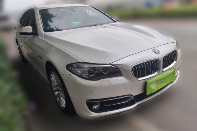 Used BMW 5 Series 2017 525Li Luxury Design Package Front Right 45 Deg