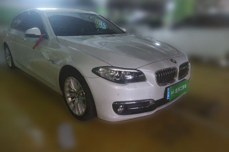 Used BMW 5 Series 2017 525Li Luxury Design Package Front Right 45 Deg