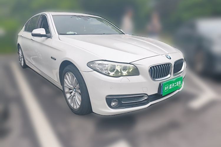 Used BMW 5 Series 2017 525Li Luxury Design Package Front Right 45 Deg