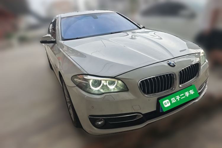 Used BMW 5 Series 2017 525Li Luxury Design Package Front Right 45 Deg