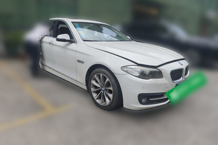 Used BMW 5 Series 2017 525Li Leading Model Front Right 45 Deg