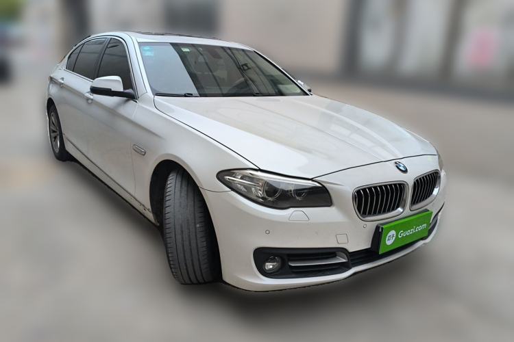 Used BMW 5 Series 2017 520Li Elegant Edition Front Right 45 Deg