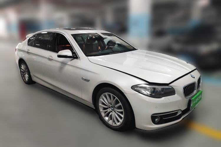 Used BMW 5 Series 2017 525Li Luxury Design Package Front Right 45 Deg