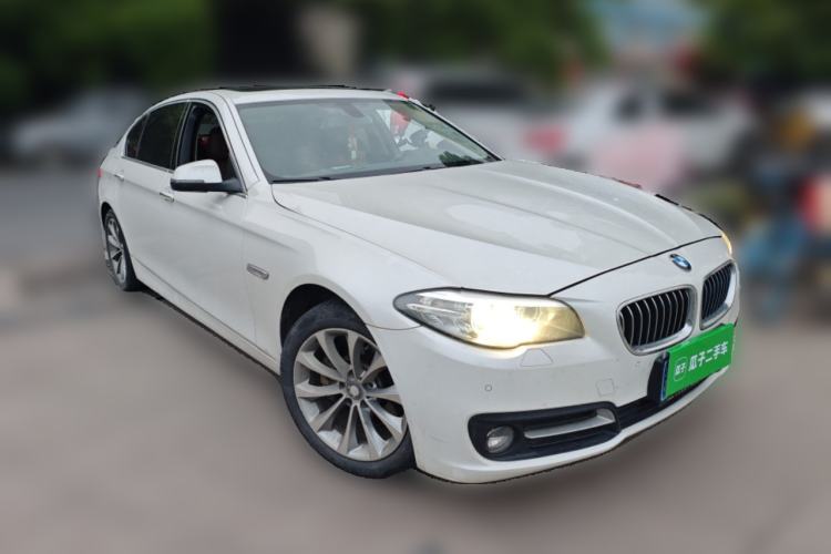 Used BMW 5 Series 2017 520Li Elegant Edition Front Right 45 Deg