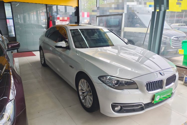 Used BMW 5 Series 2017 525Li Luxury Design Package Front Right 45 Deg