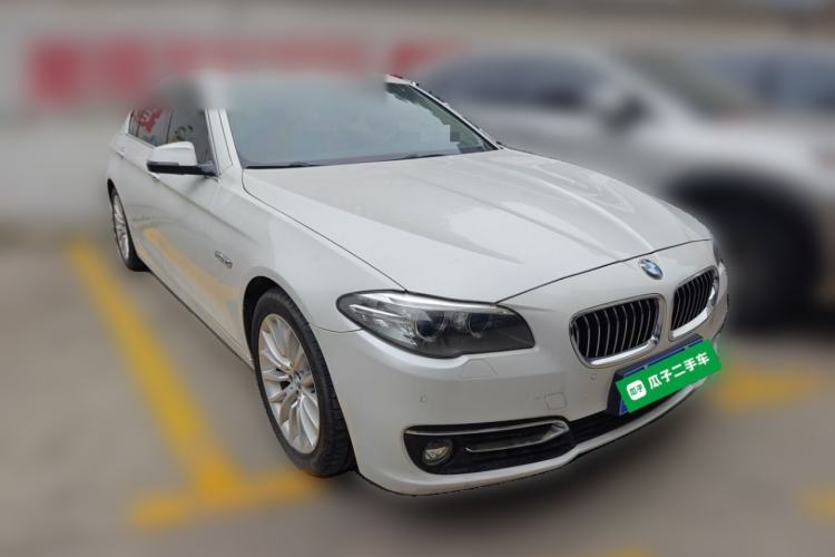 Used BMW 5 Series 2017 525Li Luxury Design Package Front Right 45 Deg