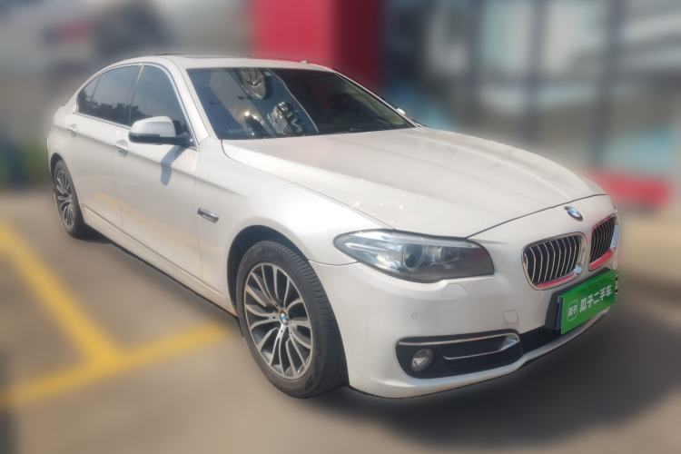 Used BMW 5 Series 2017 525Li Luxury Design Package Front Right 45 Deg