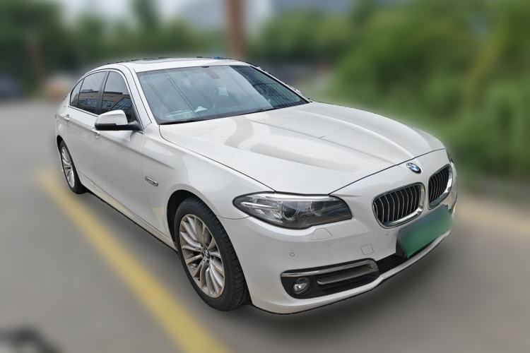 Used BMW 5 Series 2017 520Li Elegant Edition Front Right 45 Deg