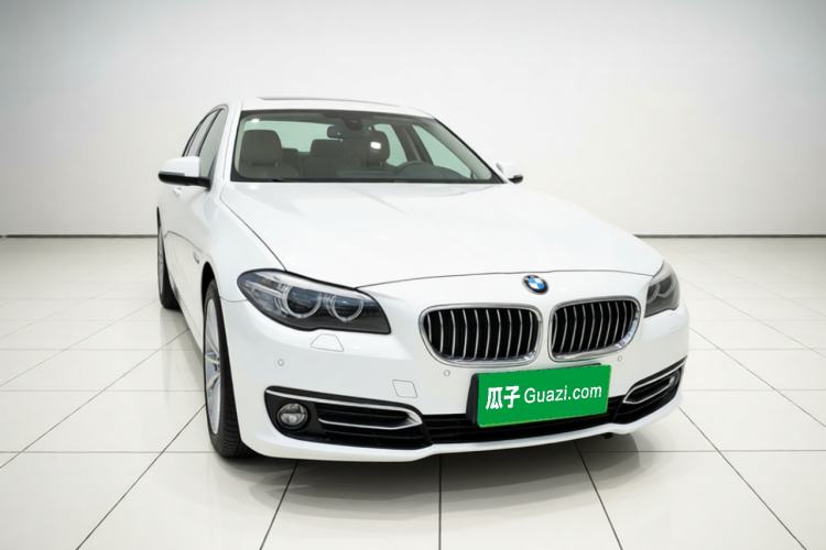 Used BMW 5 Series 2017 525Li Luxury Design Package Front Right 45 Deg
