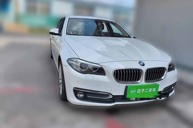 Used BMW 5 Series 2017 525Li Luxury Design Package Front Right 45 Deg