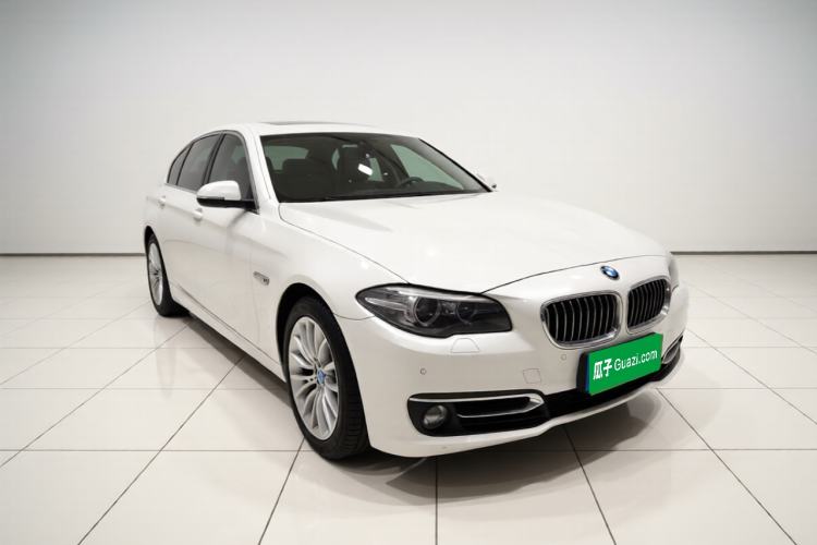 Used BMW 5 Series 2017 525Li Luxury Design Package Front Right 45 Deg