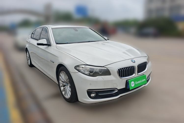 Used BMW 5 Series 2017 525Li Luxury Design Package Front Right 45 Deg