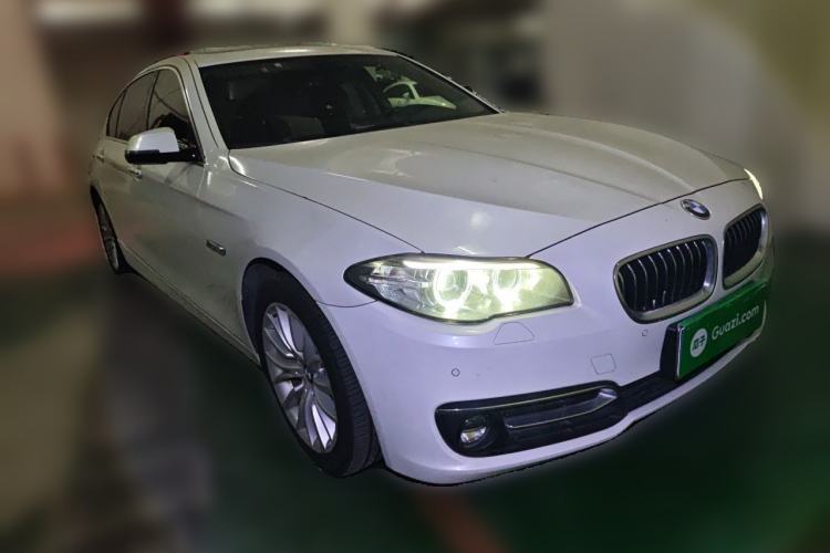 Used BMW 5 Series 2017 525Li Luxury Design Package Front Right 45 Deg