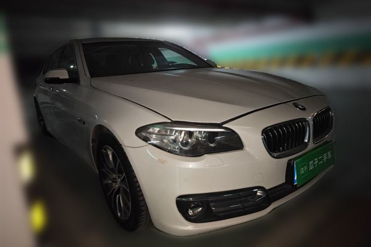 Used BMW 5 Series 2017 525Li Luxury Design Package Front Right 45 Deg