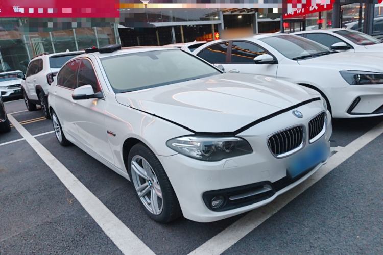 Used BMW 5 Series 2017 520Li Elegant Edition Front Right 45 Deg