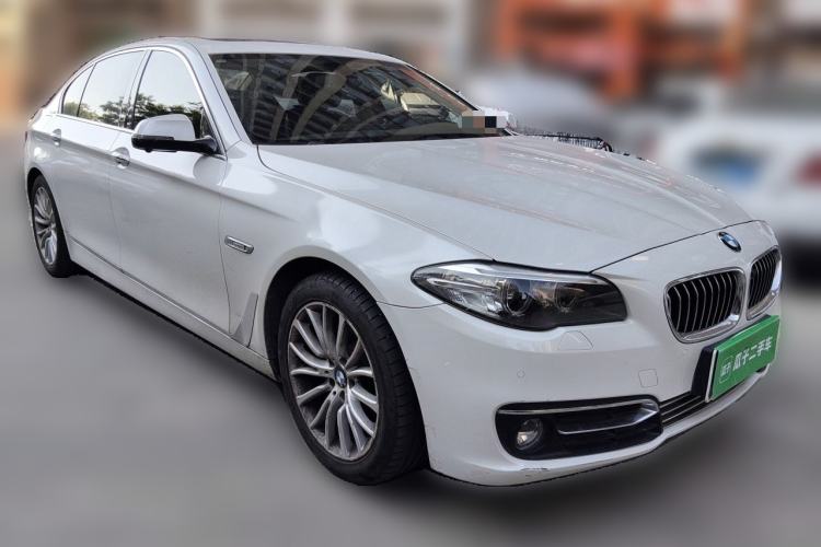 Used BMW 5 Series 2017 525Li Luxury Design Package Front Right 45 Deg