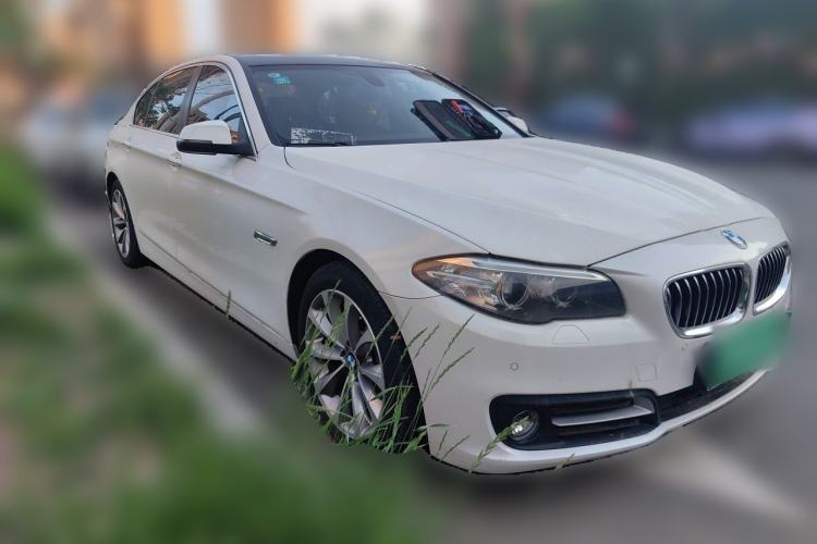 Used BMW 5 Series 2017 525Li Leading Model Front Right 45 Deg
